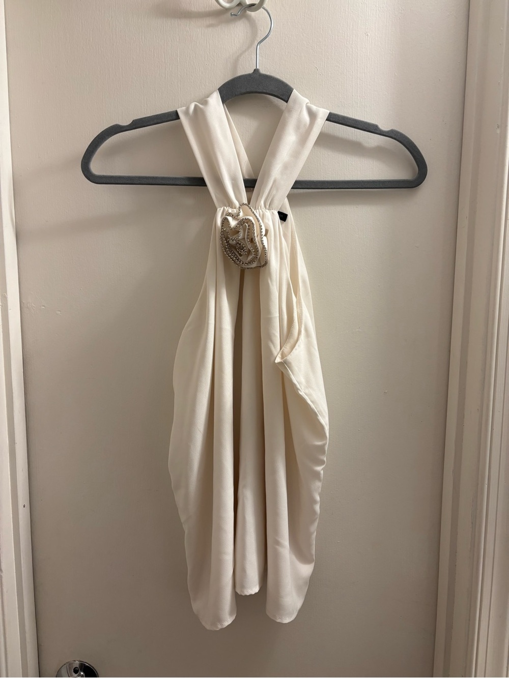 Ann Taylor Ivory Rhinestone Flower Halter Top Size M
